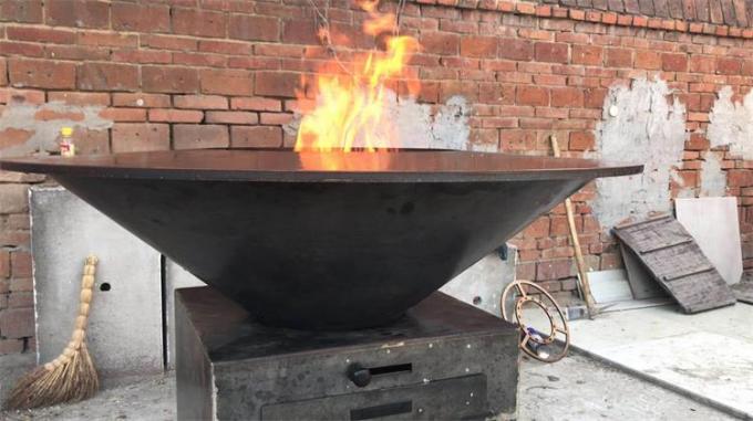 High Temperature Resistant Black Painting Round Corten Steel Fire pit And Grill 1