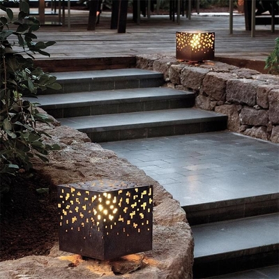 Outdoor Geometric Rusty Corten Steel Outdoor Floor Light With Cubic Lampshade